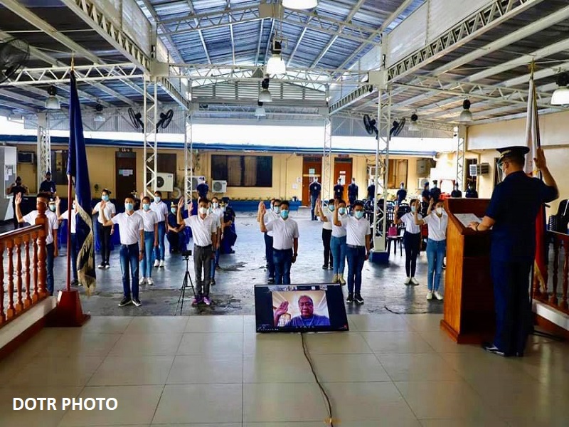 21 bagong frontline health workers ng Coast Guard nanumpa sa pwesto