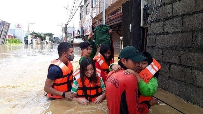 LOOK: Rescue operations ng PCG sa Isabela at Cagayan nagpapatuloy