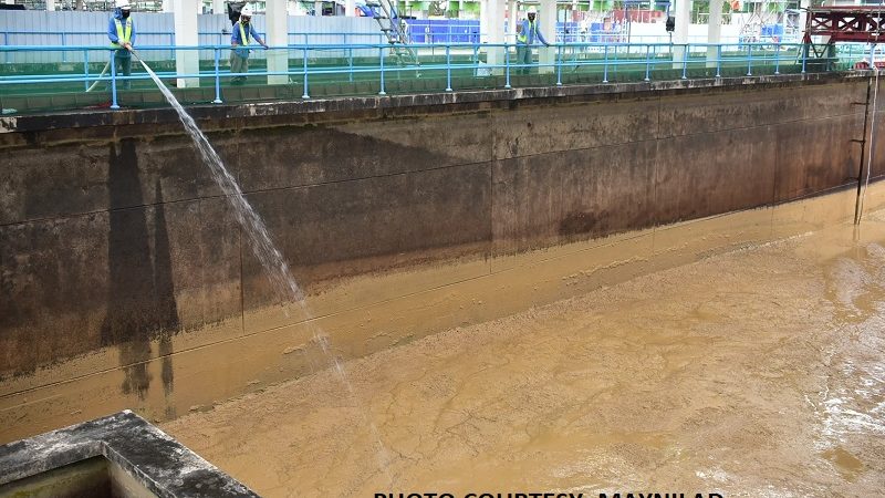 LOOK: 4 na metrong taas ng putik naipon sa treatment basins ng Maynilad