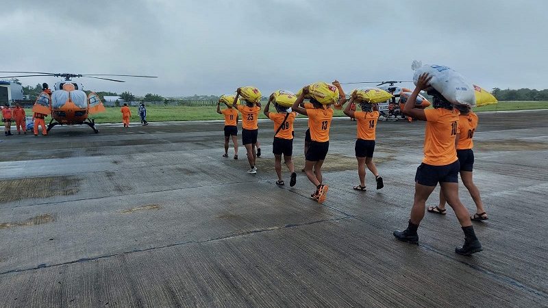 Dalawang chopper ng Coast Guard nagdala ng tulong sa Cagayan