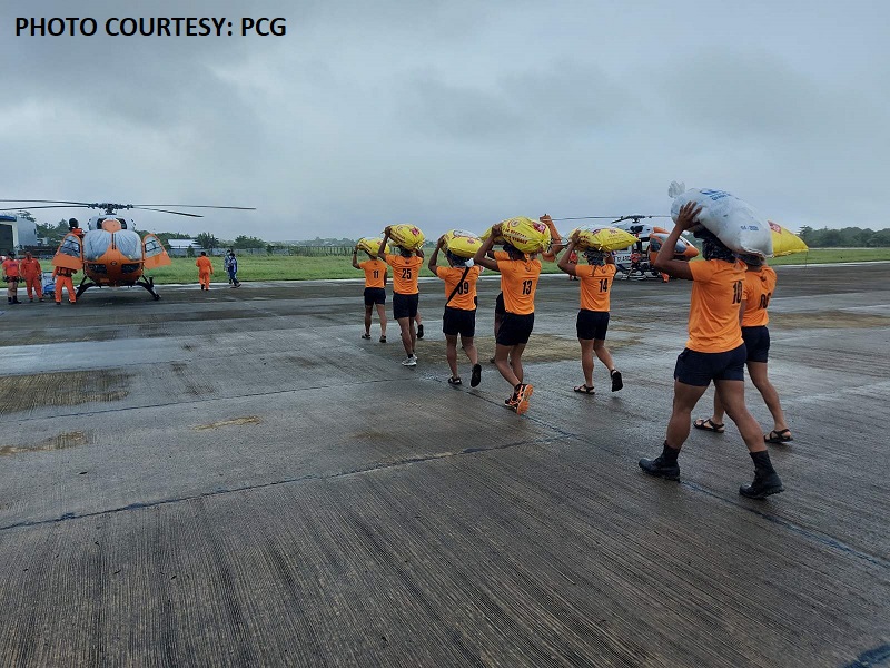 Dalawang chopper ng Coast Guard nagdala ng tulong sa Cagayan