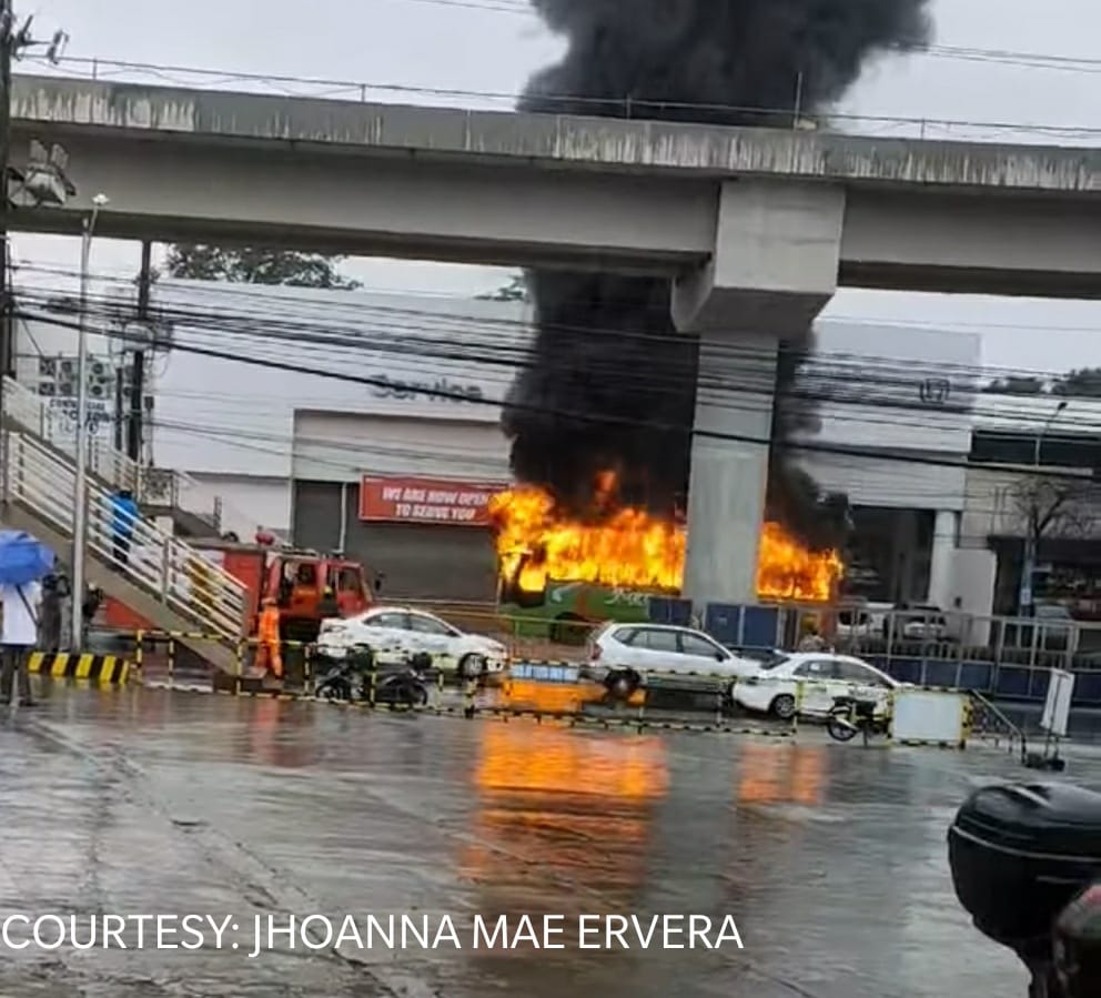 Kunduktor ng bus at pasaherong nagsaboy ng gasolina may personal na away