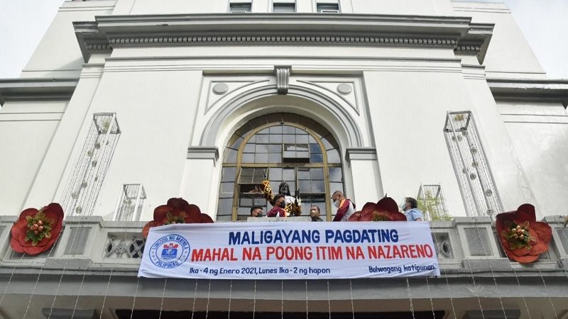 LOOK: Tradisyunal na “dungaw” ng Itim na Nazareno, idinaos sa Manila City Hall