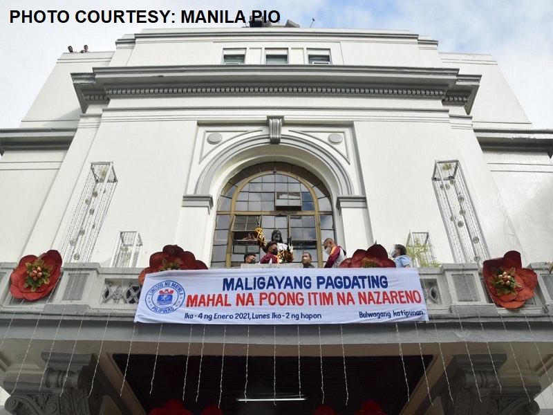 LOOK: Tradisyunal na “dungaw” ng Itim na Nazareno, idinaos sa Manila City Hall