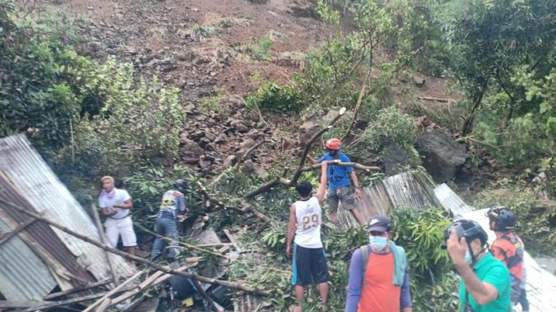 Apat na bahay nawasak sa landslide sa Rodriguez, Rizal