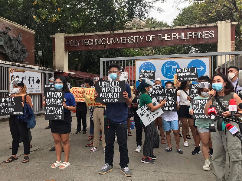 LOOK: Iba’t ibang grupo nagsagawa ng pagkilos sa harap ng PUP Main Campus sa Sta. Mesa, Maynila