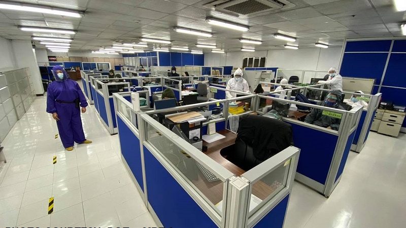 Office personnel sa MRT-3 depot pinagsuot ng PPE