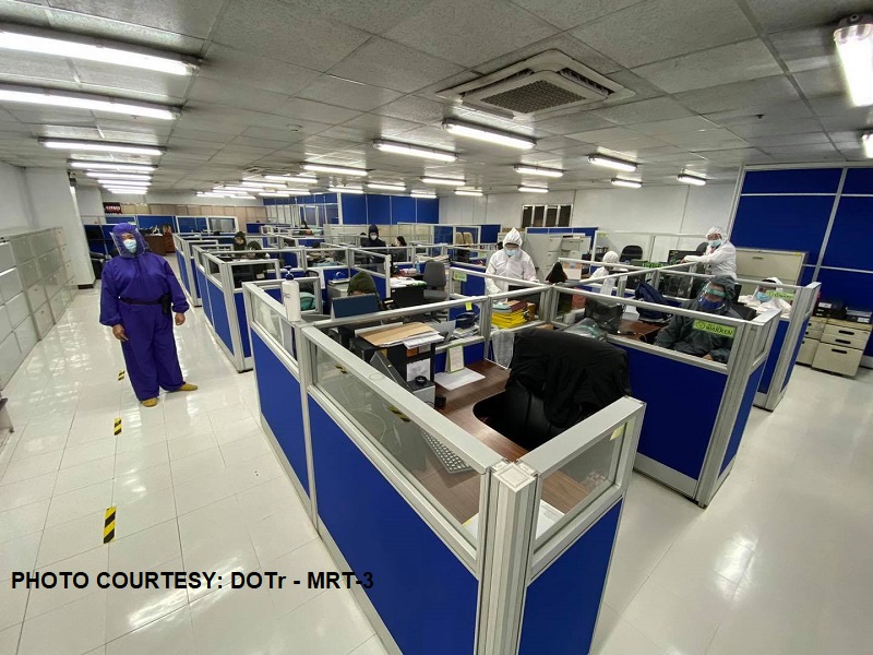 Office personnel sa MRT-3 depot pinagsuot ng PPE