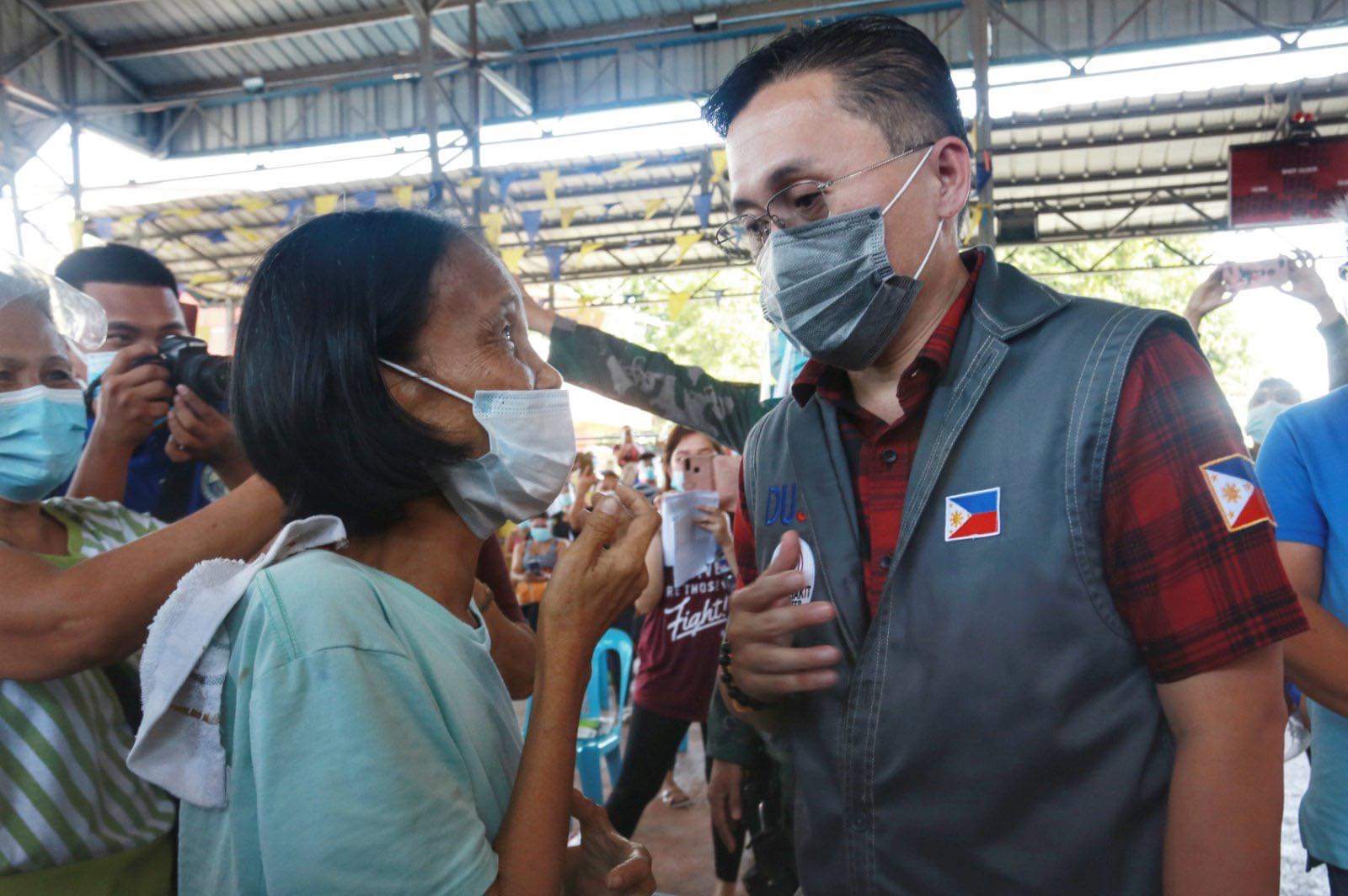 Mahigit 1,000 residente sa Masbate na apektado ng pandemya ng COVID-19 tumanggap ng tulong mula kay Sen. Bong Go