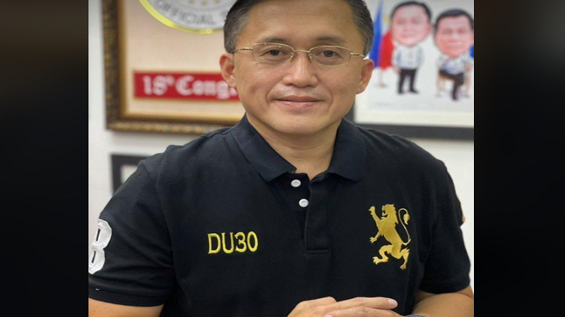 Daan-daang biktima ng bagyo sa Northern Samar napagkalooban ng tulong ni Senator Bong Go