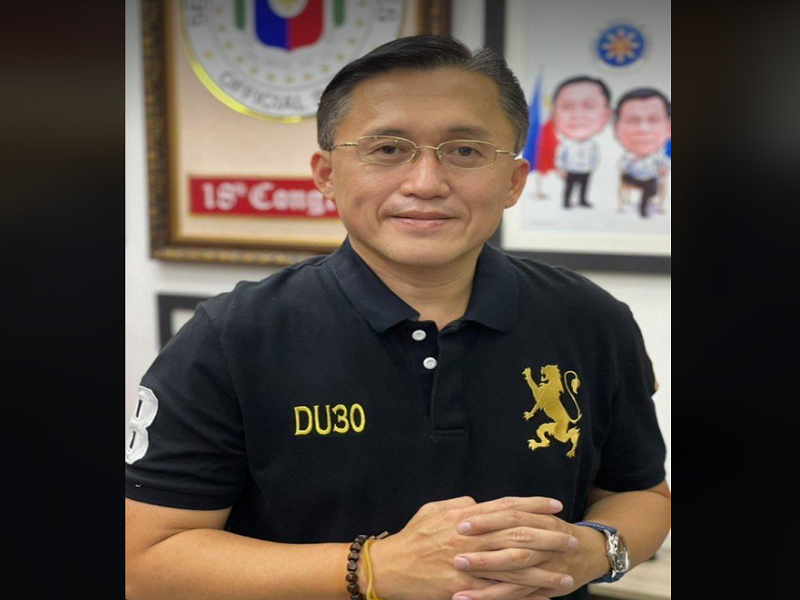 Daan-daang biktima ng bagyo sa Northern Samar napagkalooban ng tulong ni Senator Bong Go