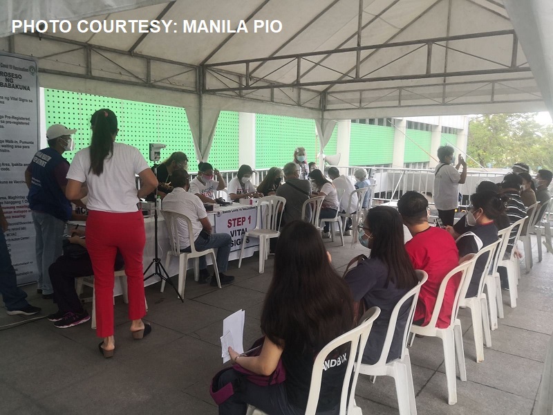 Mga tauhan ng Manila DRRMO, contact tracers, social workers, BJMP personnel at BHERTS babakunahan na rin kontra COVID-19