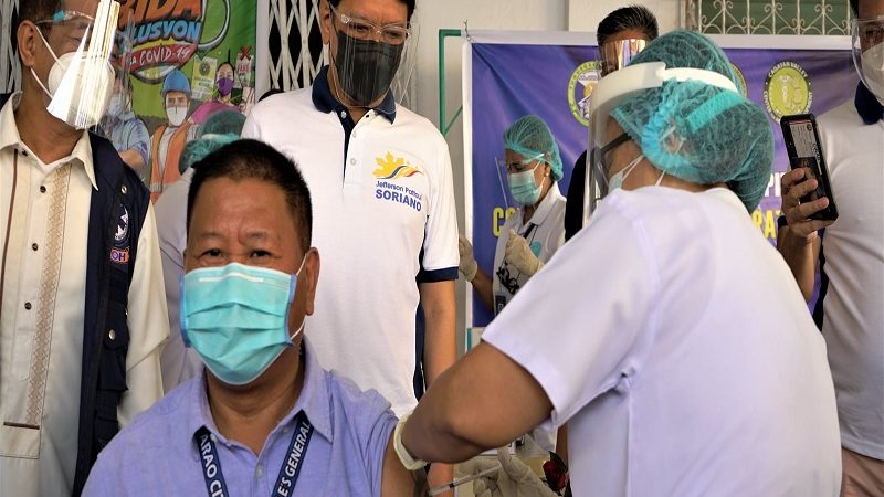 Healthworkers sa Tuguegarao City People’s General Hospital tumanggap na ng bakuna kontra COVID-19