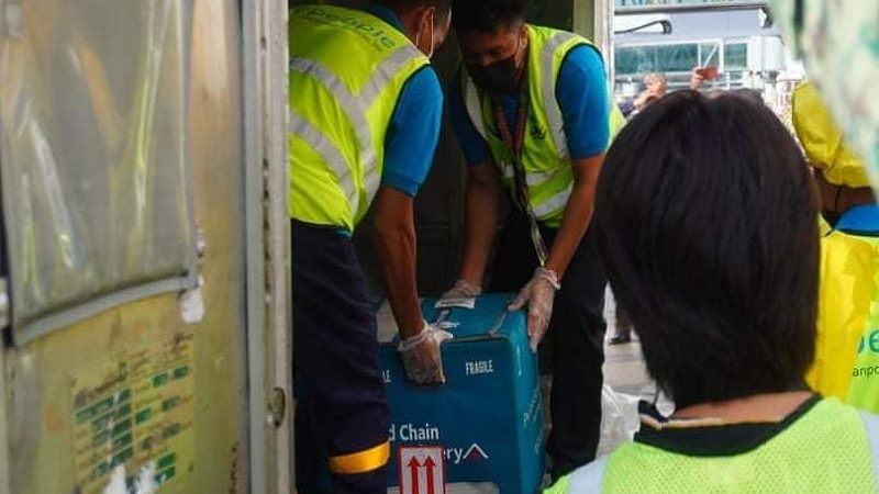 Mahigit 9,000 COVID-19 vaccines para sa Bohol at Negros Oriental dumating na