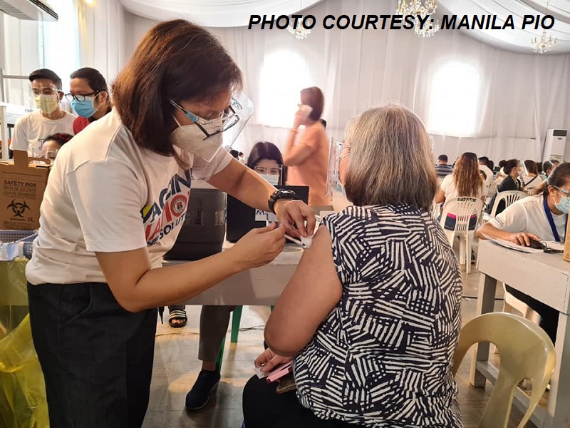 779 medical frontliners sa Maynila tumanggap na ng 2nd dose ng COVID-19 vaccine