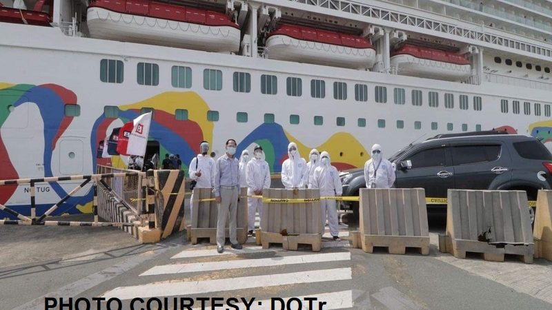 LOOK: Mahigit 1,000 crew ng isang Norwegian vessel nakababa ng barko matapos sumailalim sa quarantine at swab test