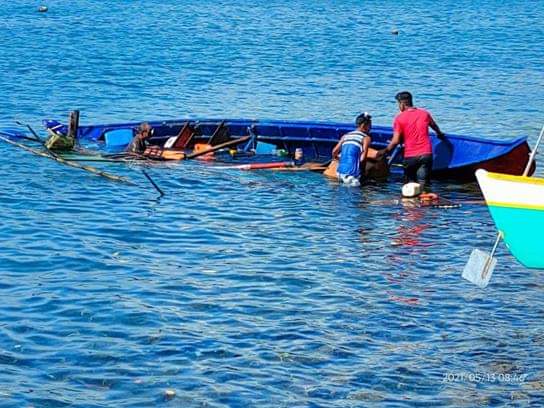 Service boat ng DA na may lulang mga bakuna kontra COVID-19 lumubog sa karagatang sakop ng Quezon