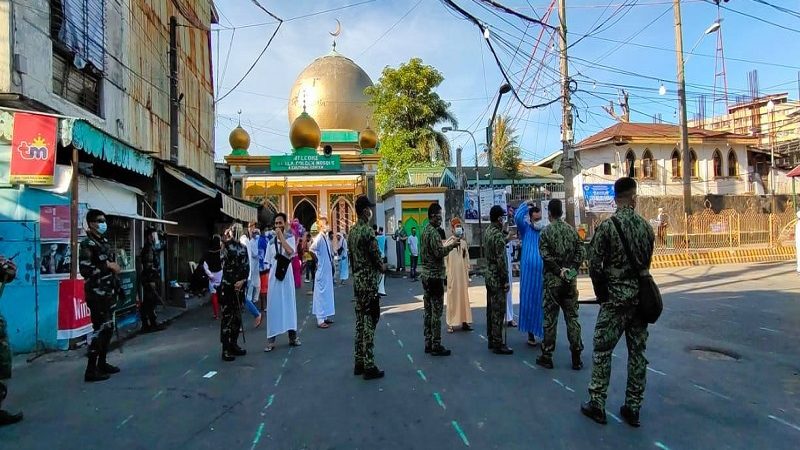 Physical distancing mahigpit na pinairal sa pagsasagawa ng Morning Prayer sa Golden Mosque sa Quiapo, Maynila