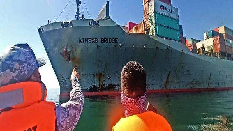 Coast Guard nagsagawa ng routine maritime patrol sa MV Athens Bridge