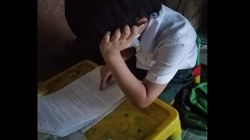 Estudyante hindi nakapagsasagot ng module dahil sa family problem, pinapunta ng guro sa bahay at tinulungan sa modules