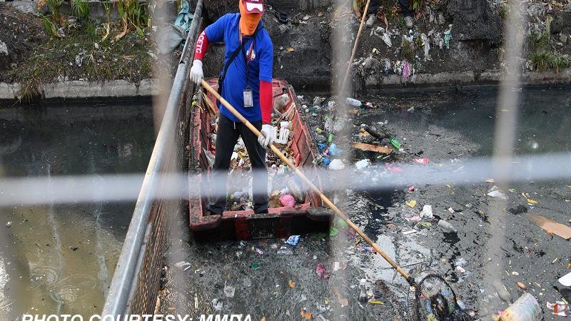 Metro Bayanihan inilunsad ng MMDA; clean-up drive isinagawa sa Maynila