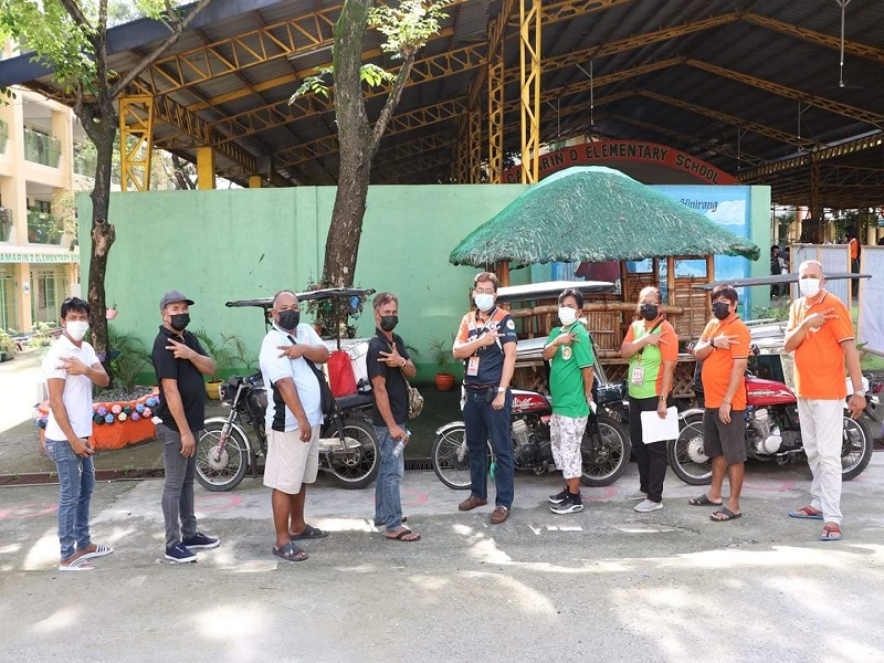 Mga tricycle driver sa Caloocan tumanggap ng COVID-19 vaccine ng Moderna