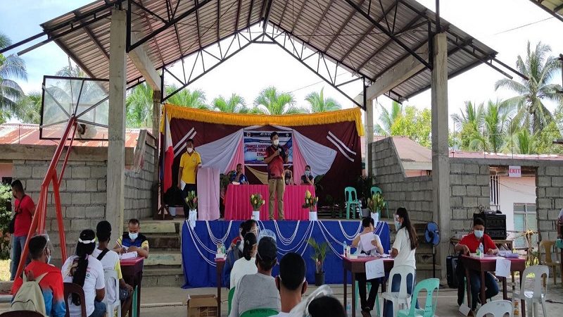 Mahigit 6,000 biktima ng bagyong Auring sa San Miguel, Surigao del Sur tumanggap ng tulong mula kay Senator Bong Go