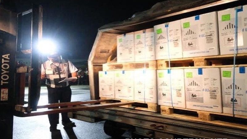 Mahigit 370,000 doses ng Pfizer vaccines dumating sa bansa