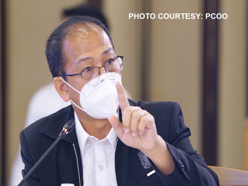 Vaccine Czar Carlito Galvez dumepensa sa patuloy na pagbili ng Sinovac vaccine ng gobyerno