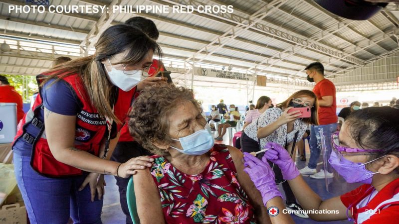 Isla sa bahagi ng Cardona, Rizal pinuntahan ng Red Cross para mabakunahan ang mga residente