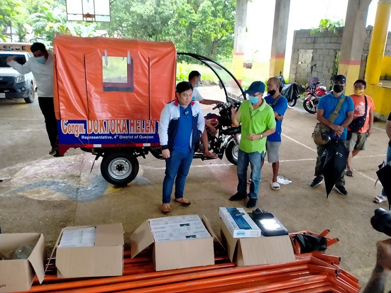 WATCH: Isang barangay sa Infanta, Quezon nakatanggap ng brand new tricycle, solar lights at grass cutter