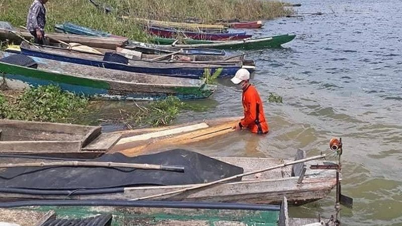 Inabandonang piraso ng lumber nakumpiska ng Coast Guard sa Nueva Ecija