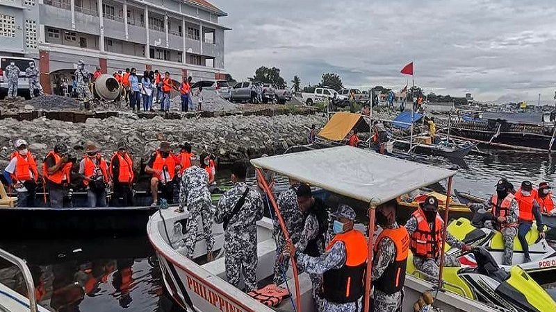 Coast Guard at DENR nagsagawa ng operasyon sa mga ilegal na fish cages at ‘baklad’ sa Cavite