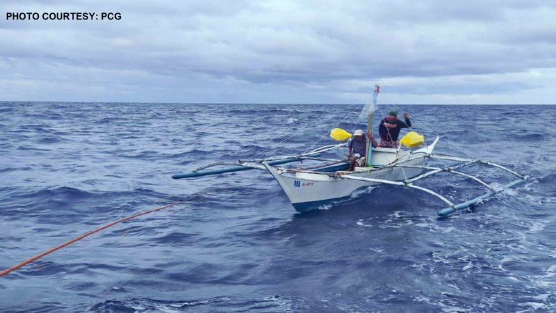 Dalawang mangingisda nailigtas ng Philippine Coast Guard sa Aklan