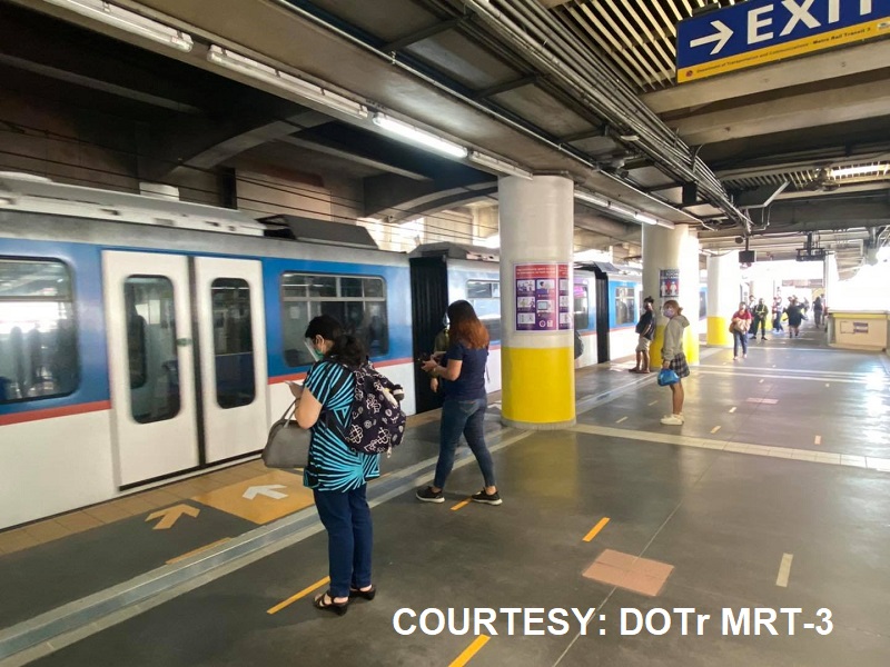 LOOK: Passenger capacity sa MRT-3 itinaas na sa 70 percent