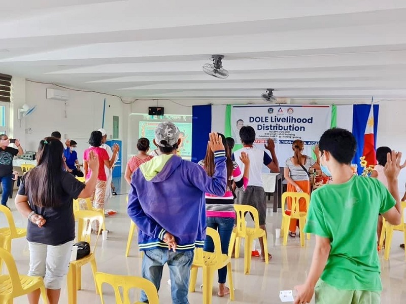 Ilang pamilya sa Lucena City nabigyan ng livelihood assistance ng DOLE