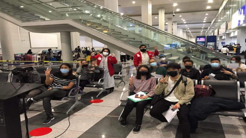 13 pang Pinoy mula sa Ukraine dumating sa bansa