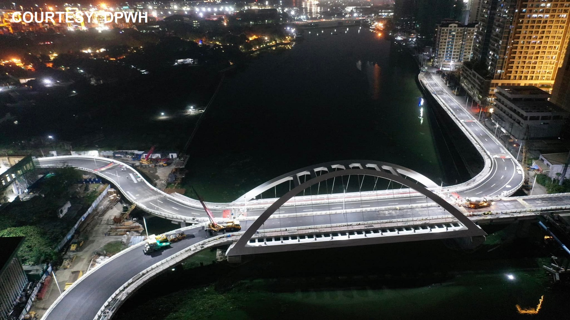 TINGNAN: Binondo-Intramuros Bridge bubuksan na sa susunod na buwan