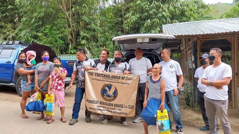 100 pamilya sa Sitio Parawagan sa Montalban nakatanggap ng food packs