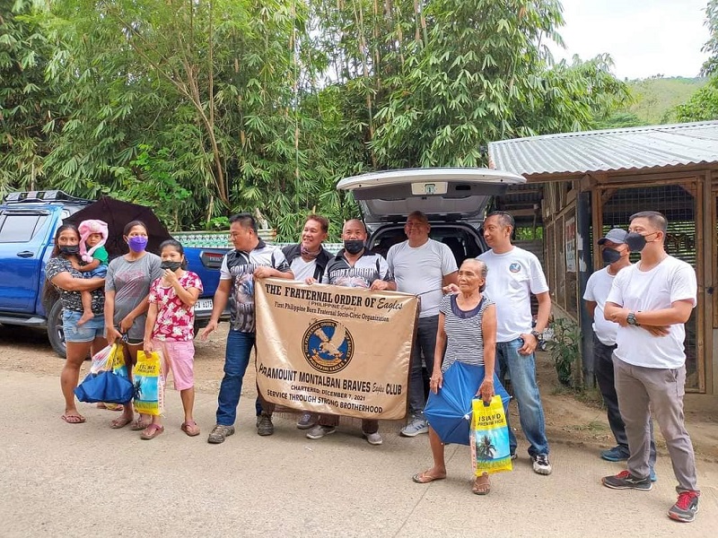 100 pamilya sa Sitio Parawagan sa Montalban nakatanggap ng food packs