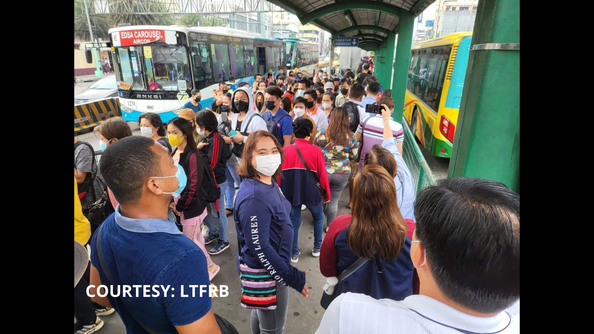 TINGNAN: Bagong LTFRB chair sinubukang sumakay sa EDSA Busway