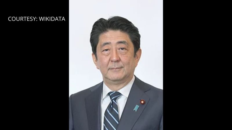 Dating Prime Minister ng Japan na si Shinzo Abe binaril habang nagtatalumpati