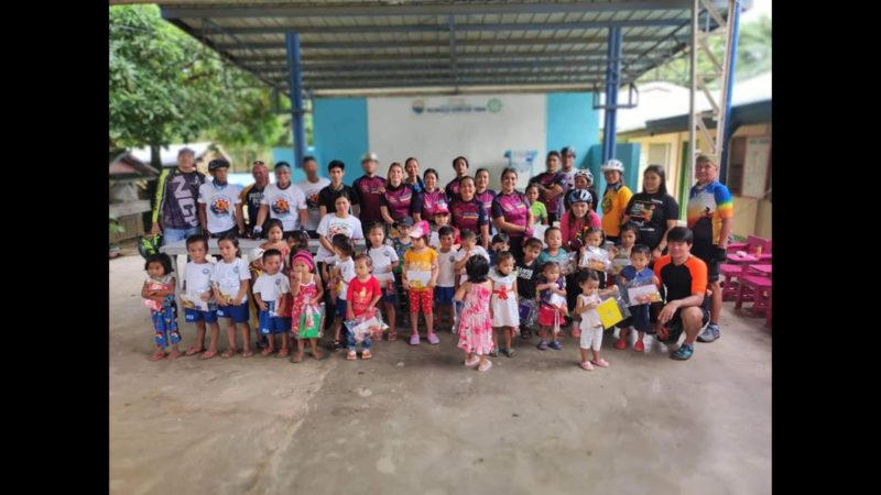 TINGNAN: 60 estudyante sa Kinder sa Montalban, Rizal tumanggap ng school supplies