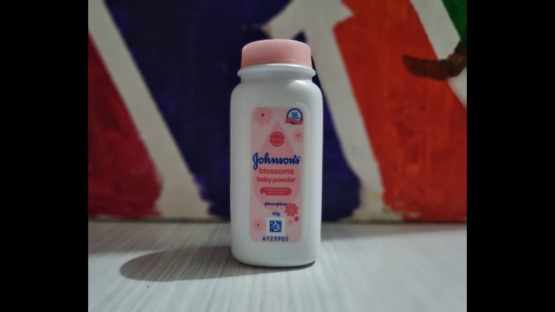 Pagbebenta ng talc-based baby powder ihihinto na ng Johnson & Johnson