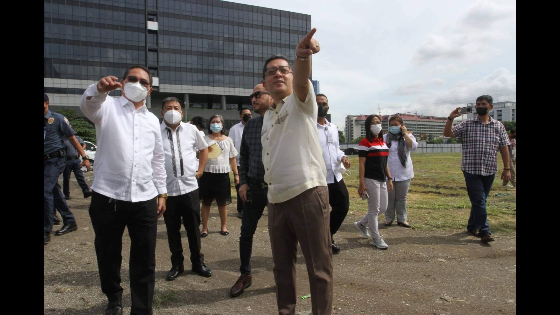 Comelec chair Garcia ininspeksyon ang lugar na pagtatayuan ng bagong Comelec office