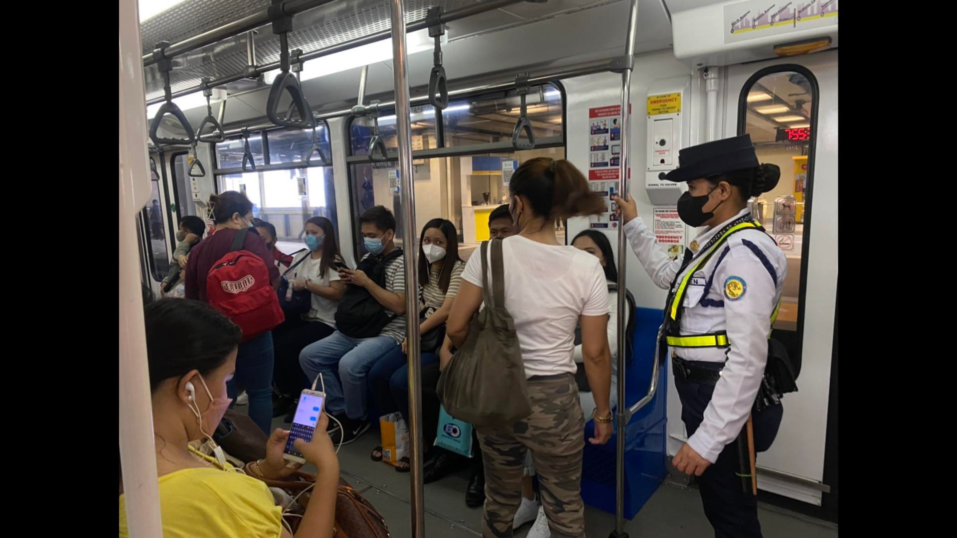 DOTr pabor na panatilihin ang pagsusuot ng face mask sa mga public transportation