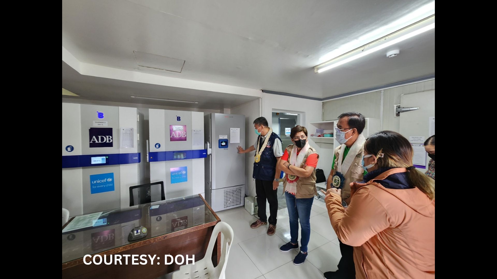 DOH OIC Vergeire nag-inspeksyon sa vaccine storage facility sa Bicol