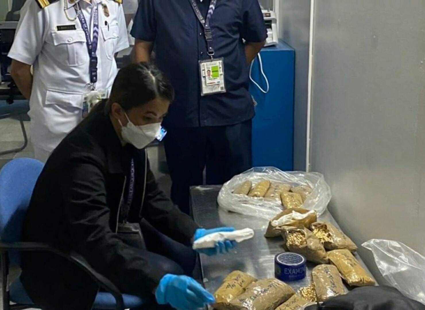 Tangkang pagpuslit sa P80M na alahas, naharang sa NAIA