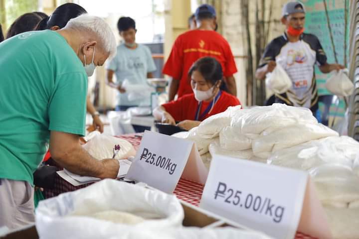 Kadiwa ng Pasko Market inilunsad ng Las Piñas LGU