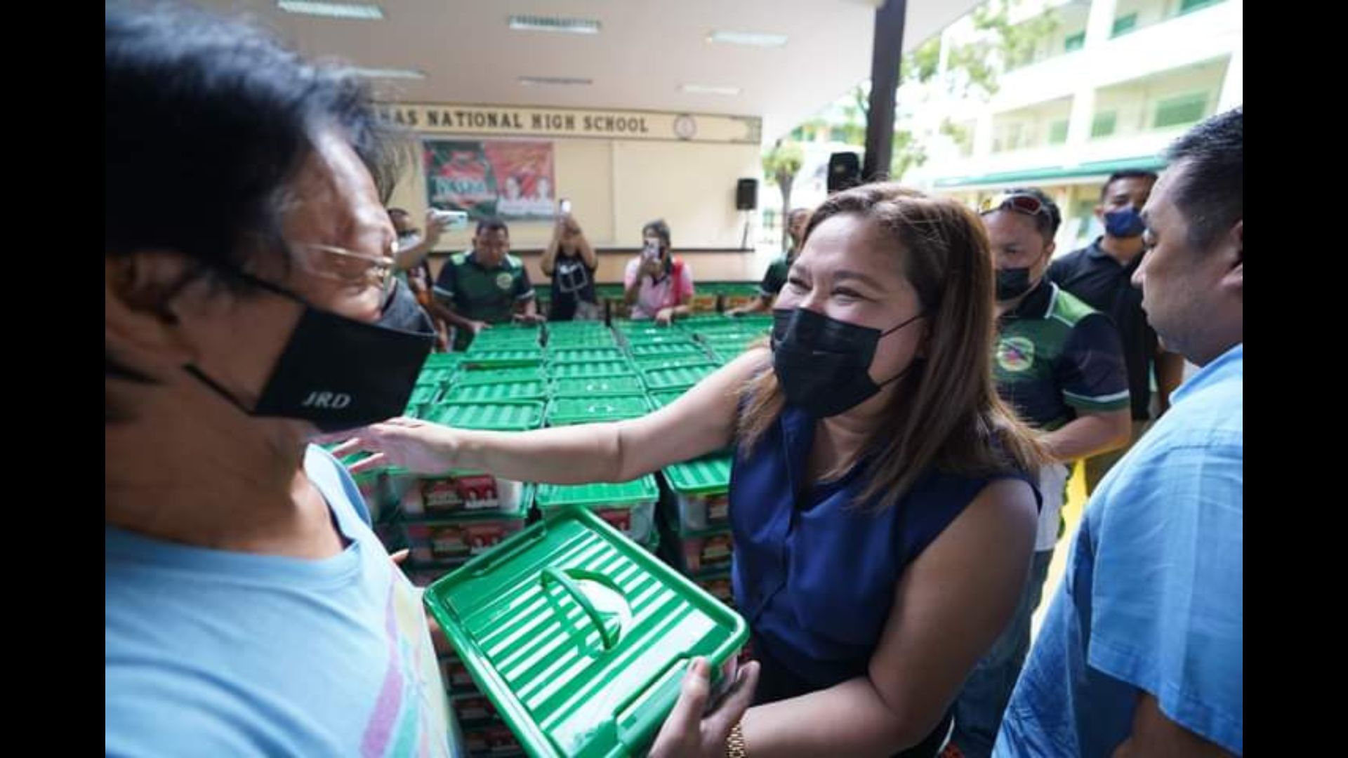 Pamaskong Handog ng Las Piñas LGU naipamahagi na sa mga barangay